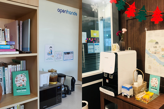 탕비실, 휴게 공간에 예방교육 안내서를 비치한 사진